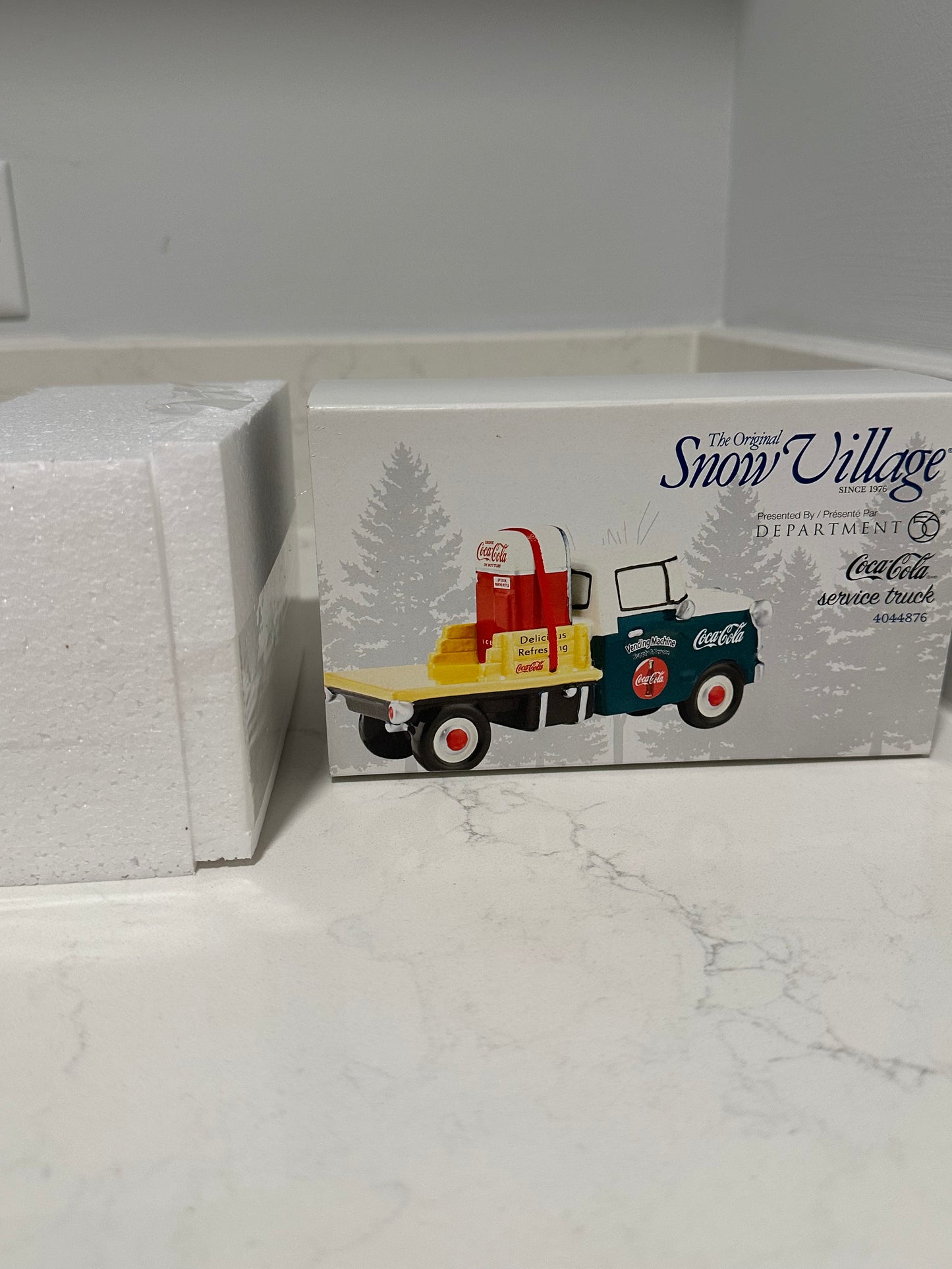 Department 56 Snow Village Cocoa-Cola Service Truck 4044876 - BRAND NEW
