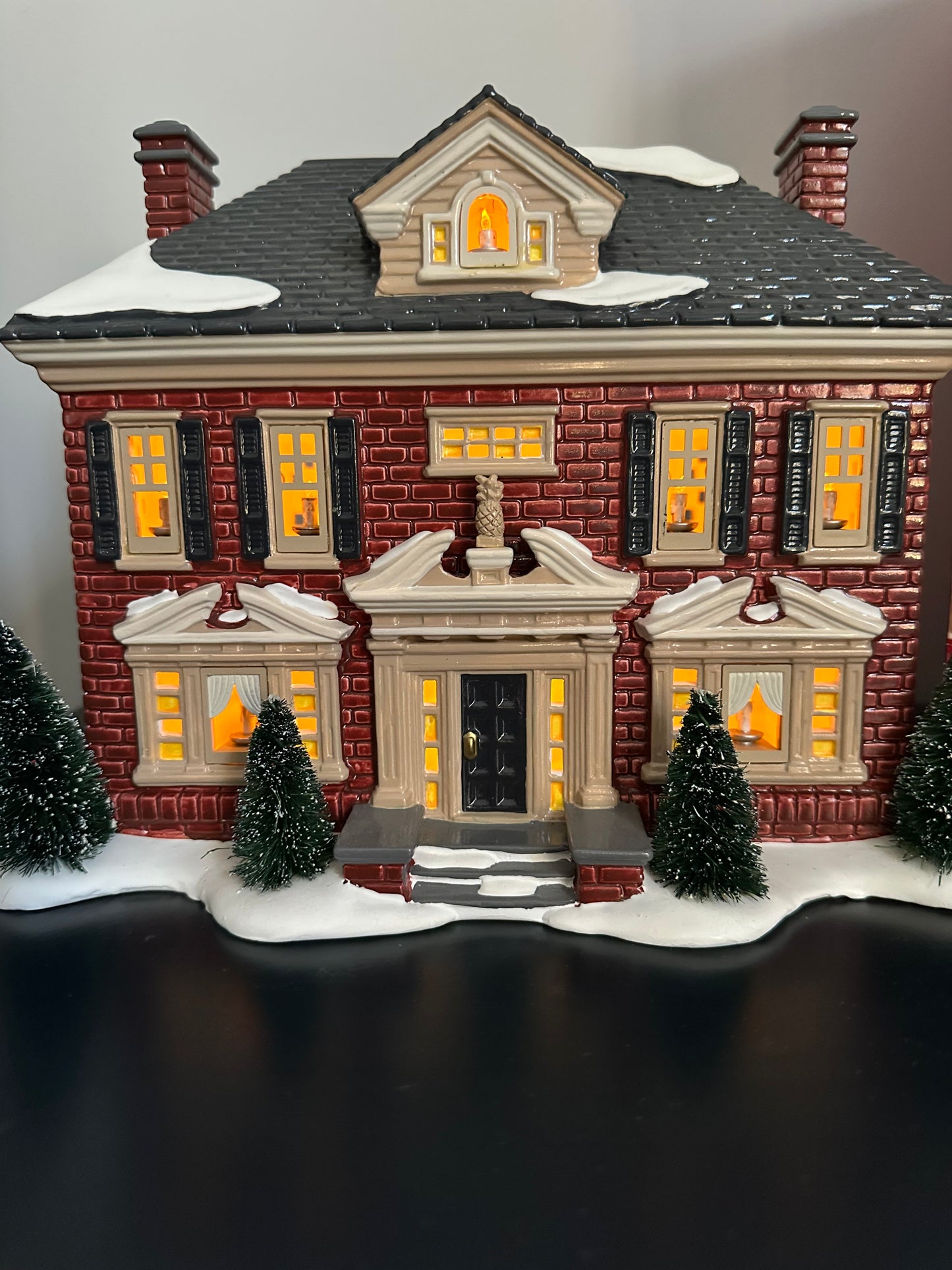 Department 56 Richmond Holiday House
