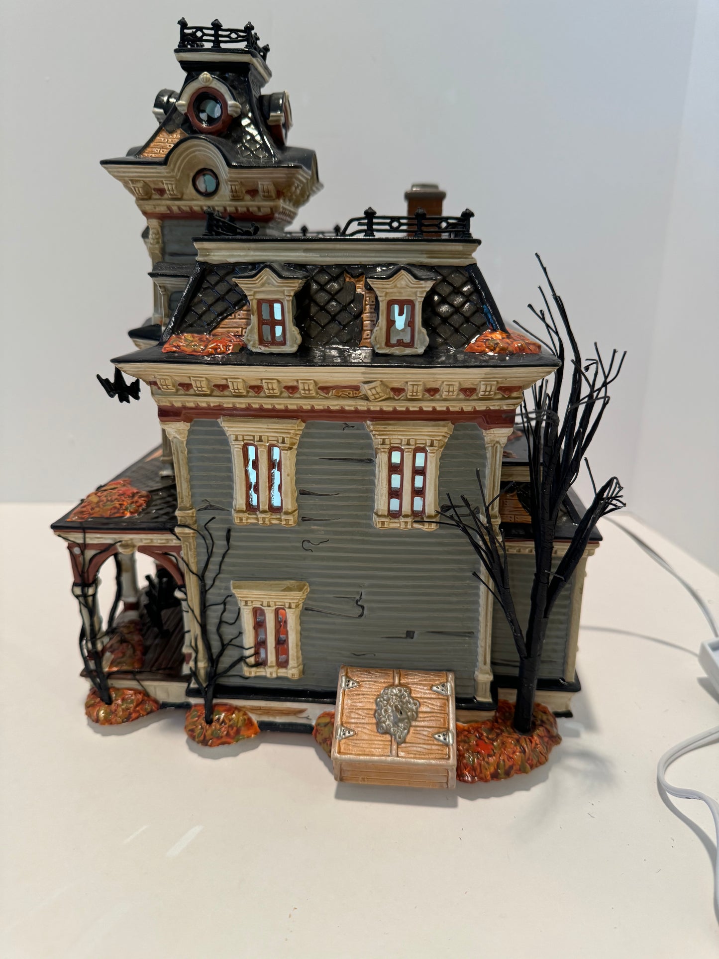 Dept 56 Grimsly Manor