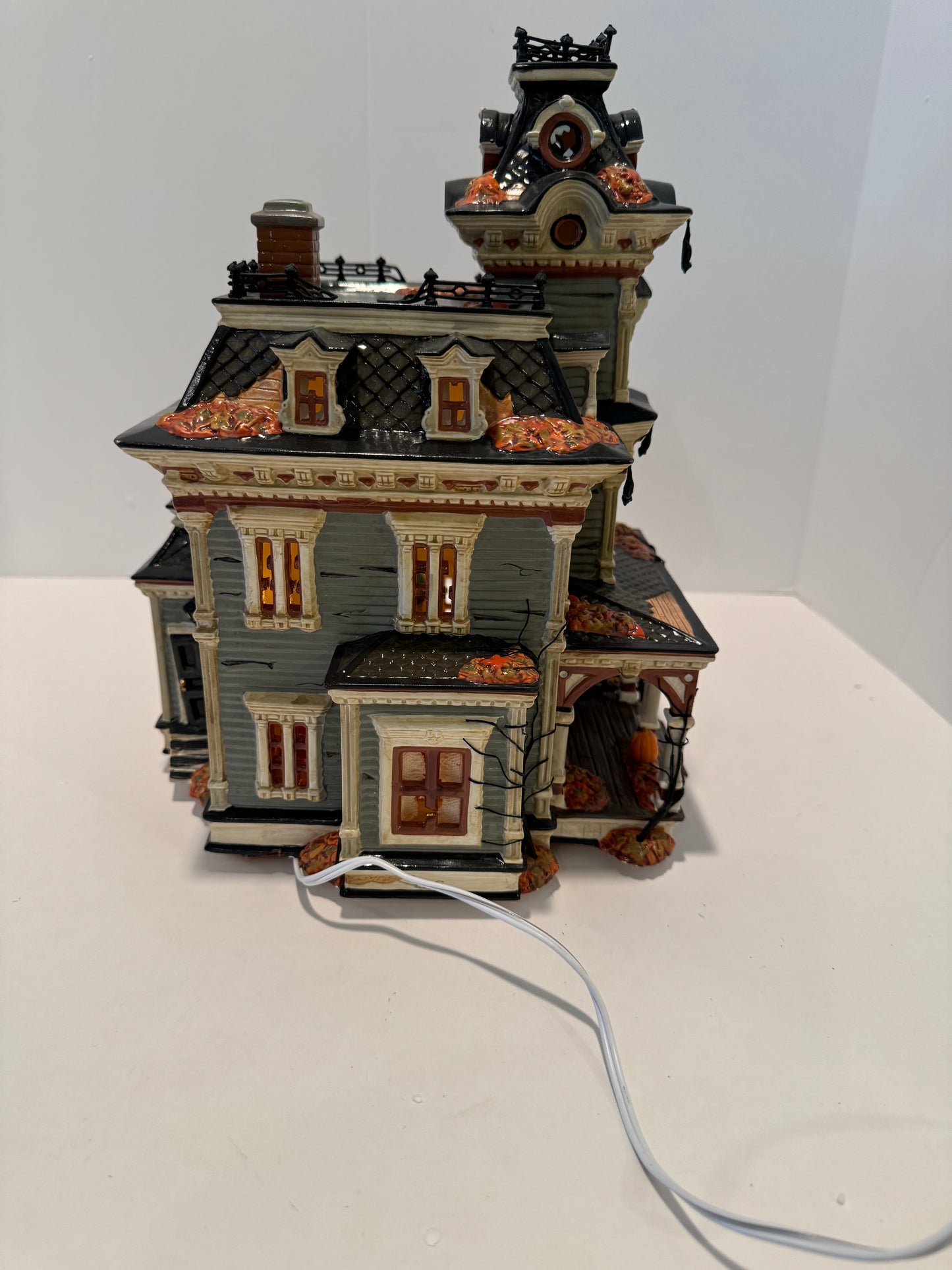 Dept 56 Grimsly Manor