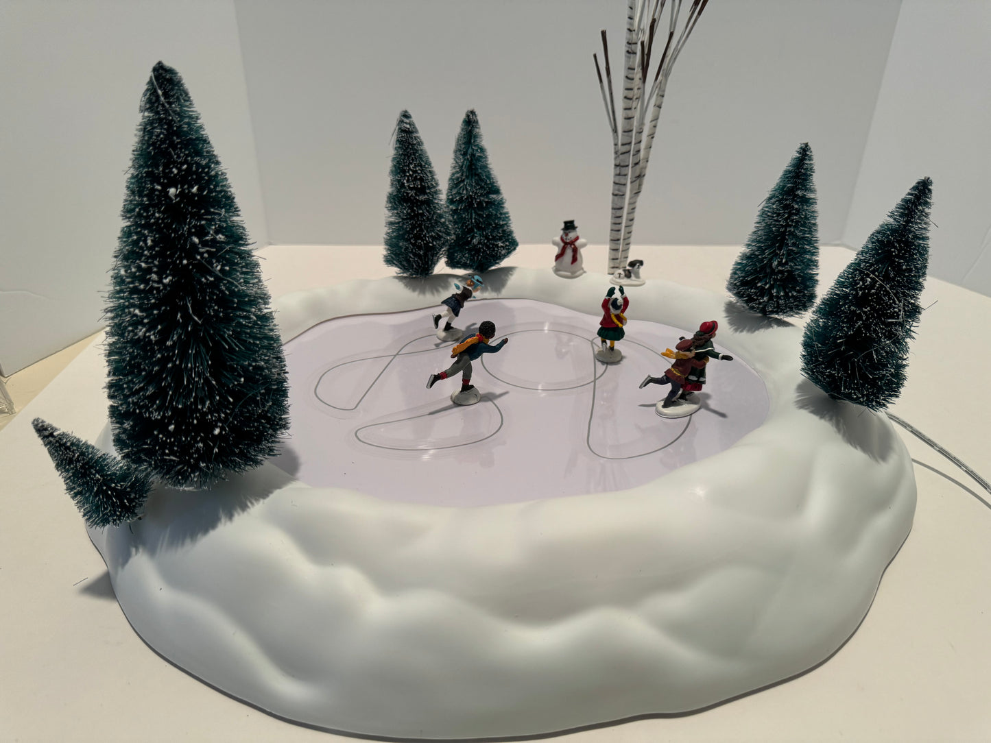 Dept 56 Animated Skating Pond