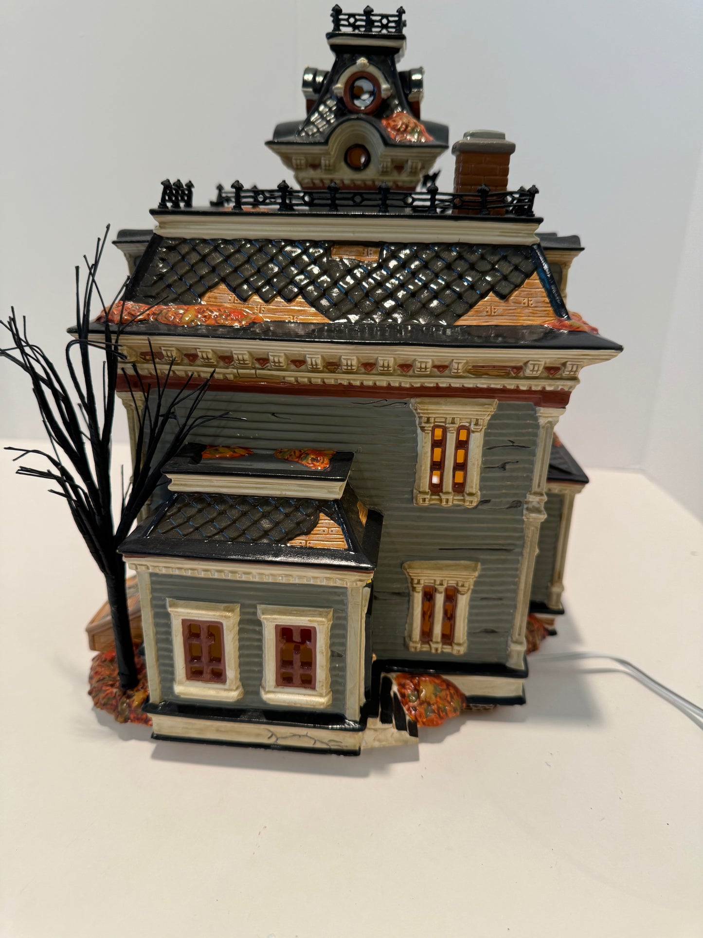 Dept 56 Grimsly Manor