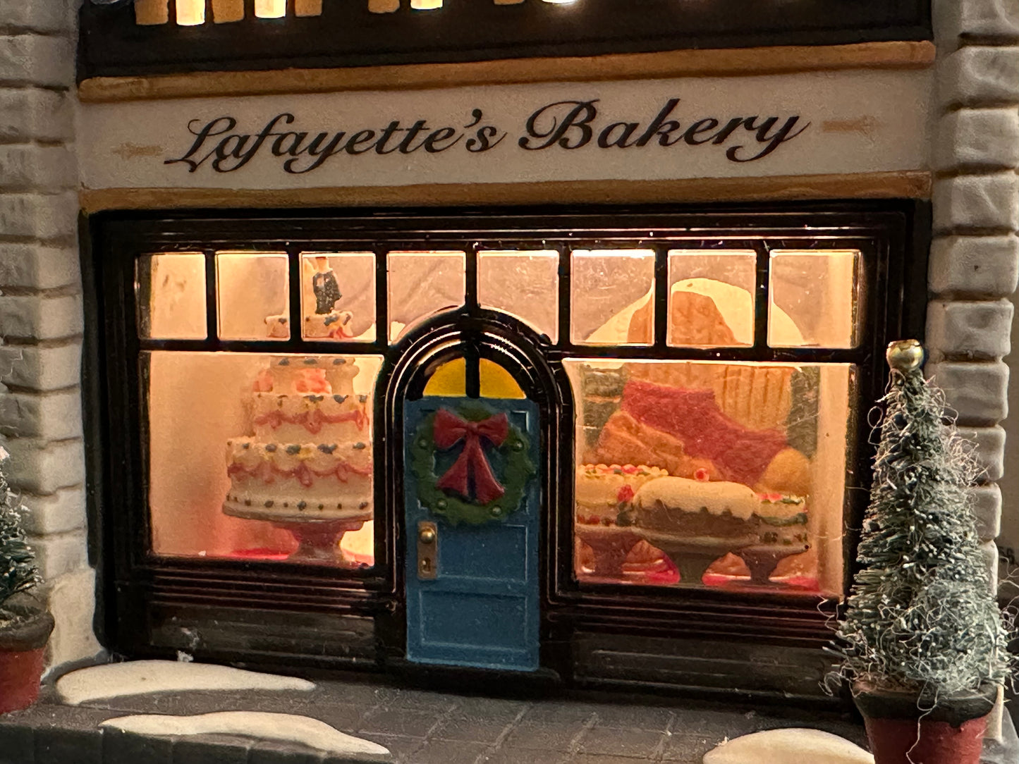 Department 56 - Lafayette's Bakery