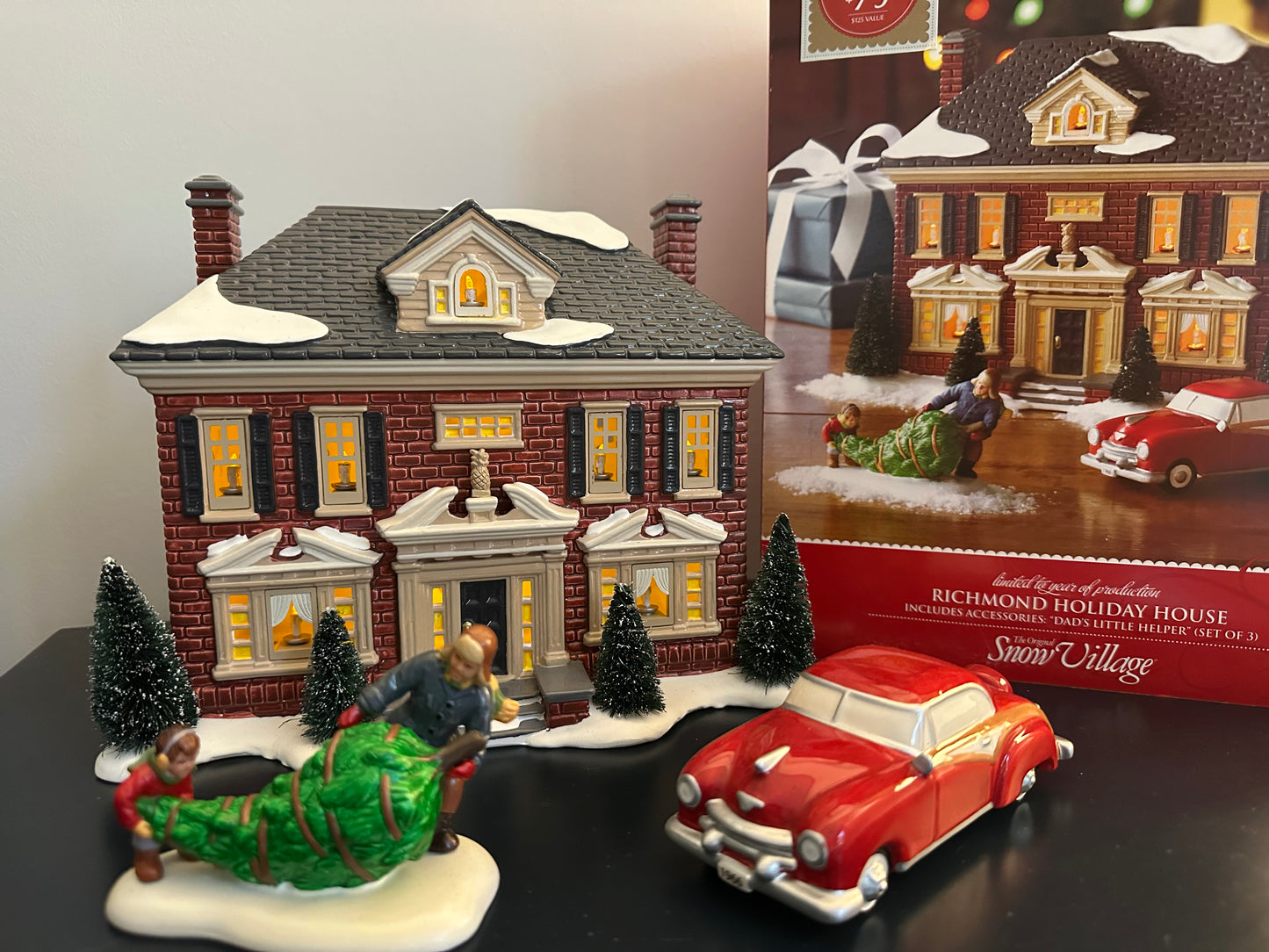 Department 56 Richmond Holiday House