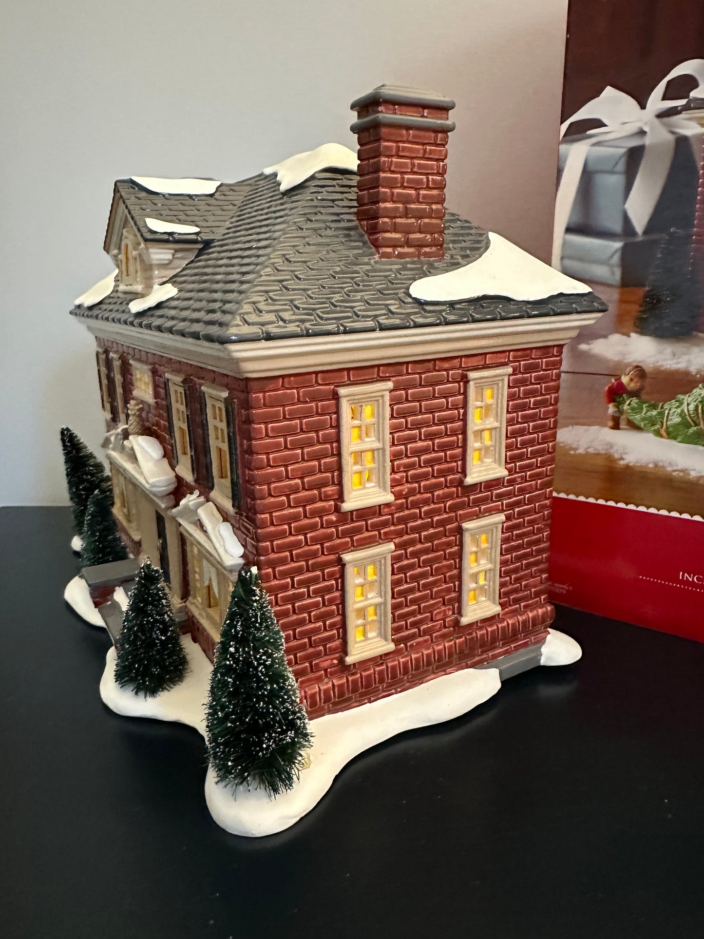 Department 56 Richmond Holiday House