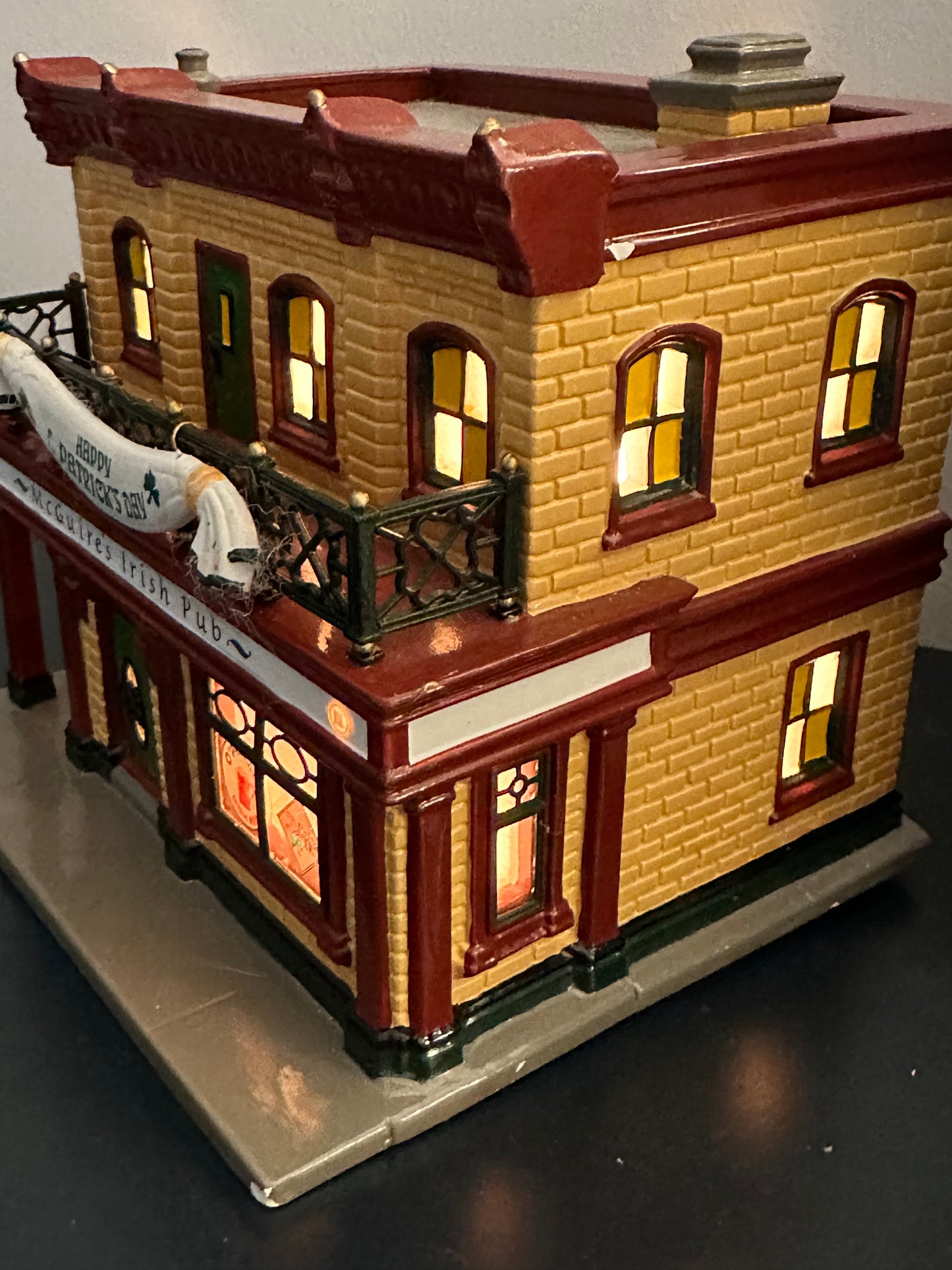 Department 56 McGuire’s Irish Pub
