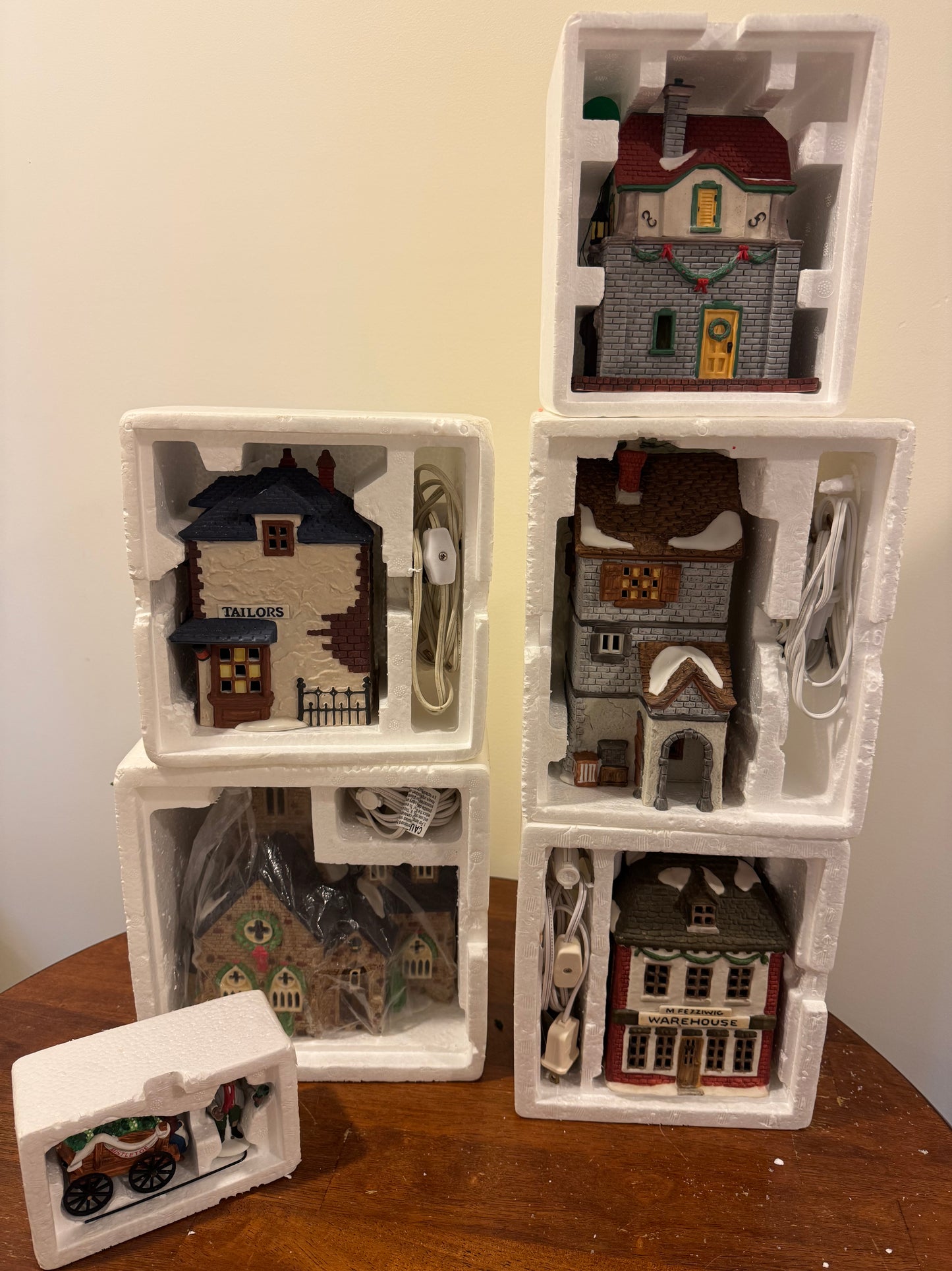 Department 56 - Dickens Lot