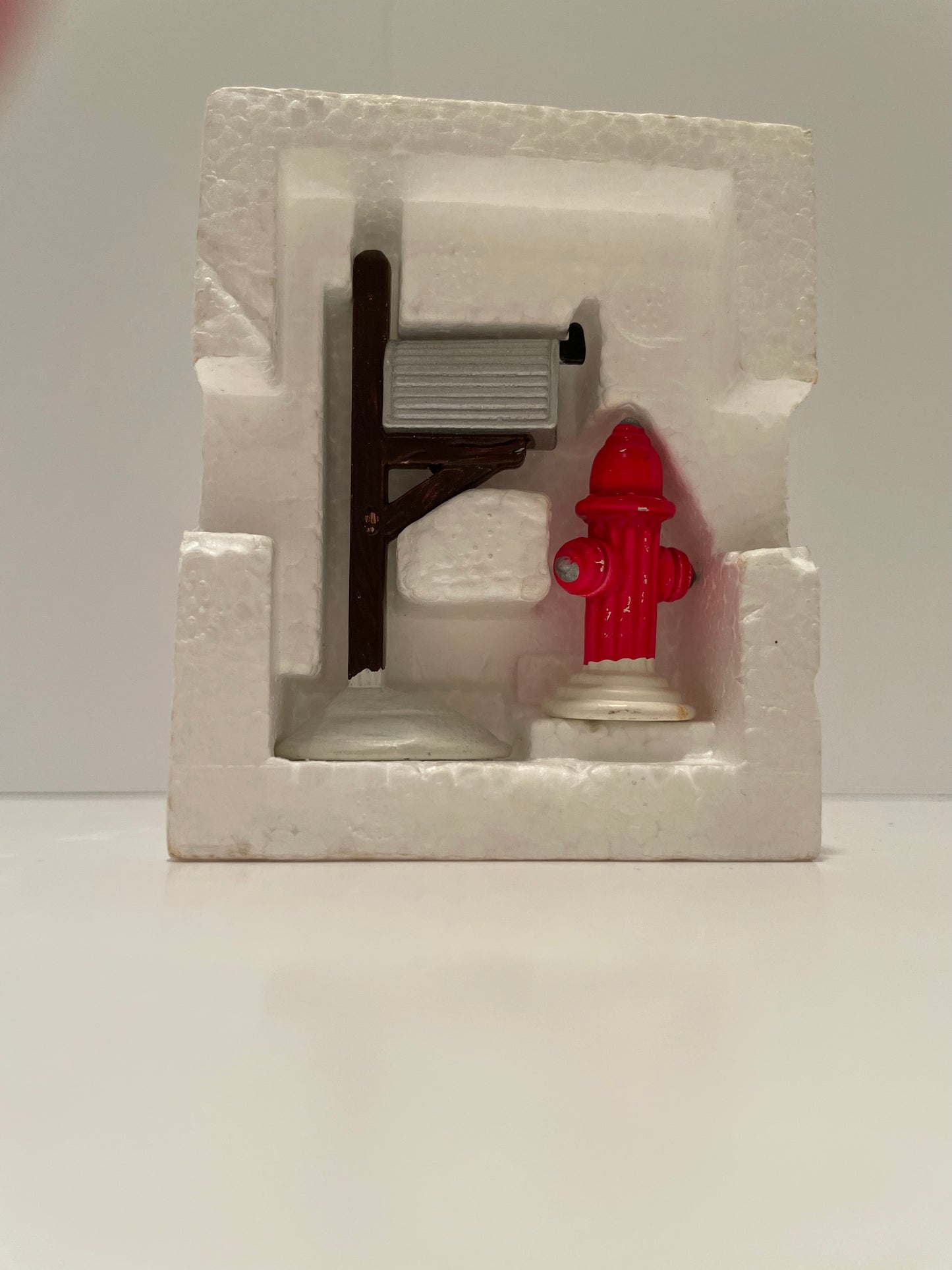 Department 56 - Snow Village - Fire Hydrant and Mailbox (set of 2)