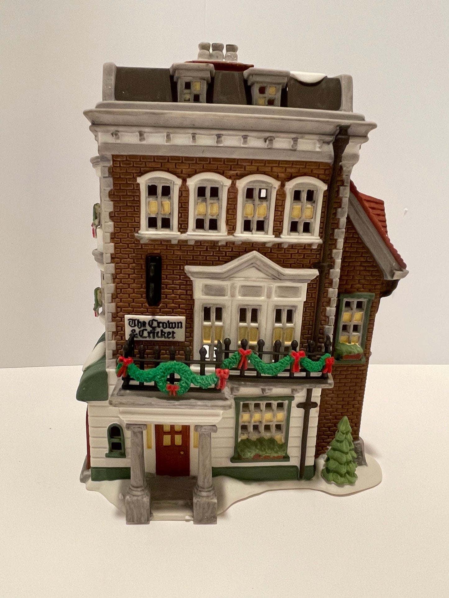 Department 56 Crown and Cricket Inn