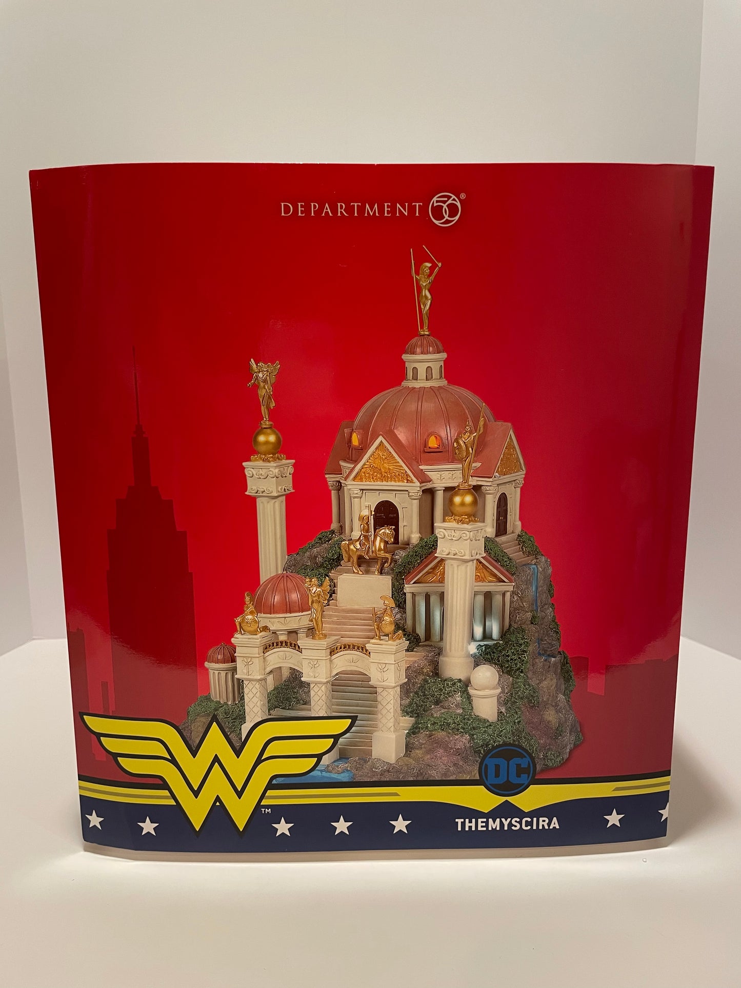 Department 56 DC Comics - Themyscira - Wonder Woman - BRAND NEW