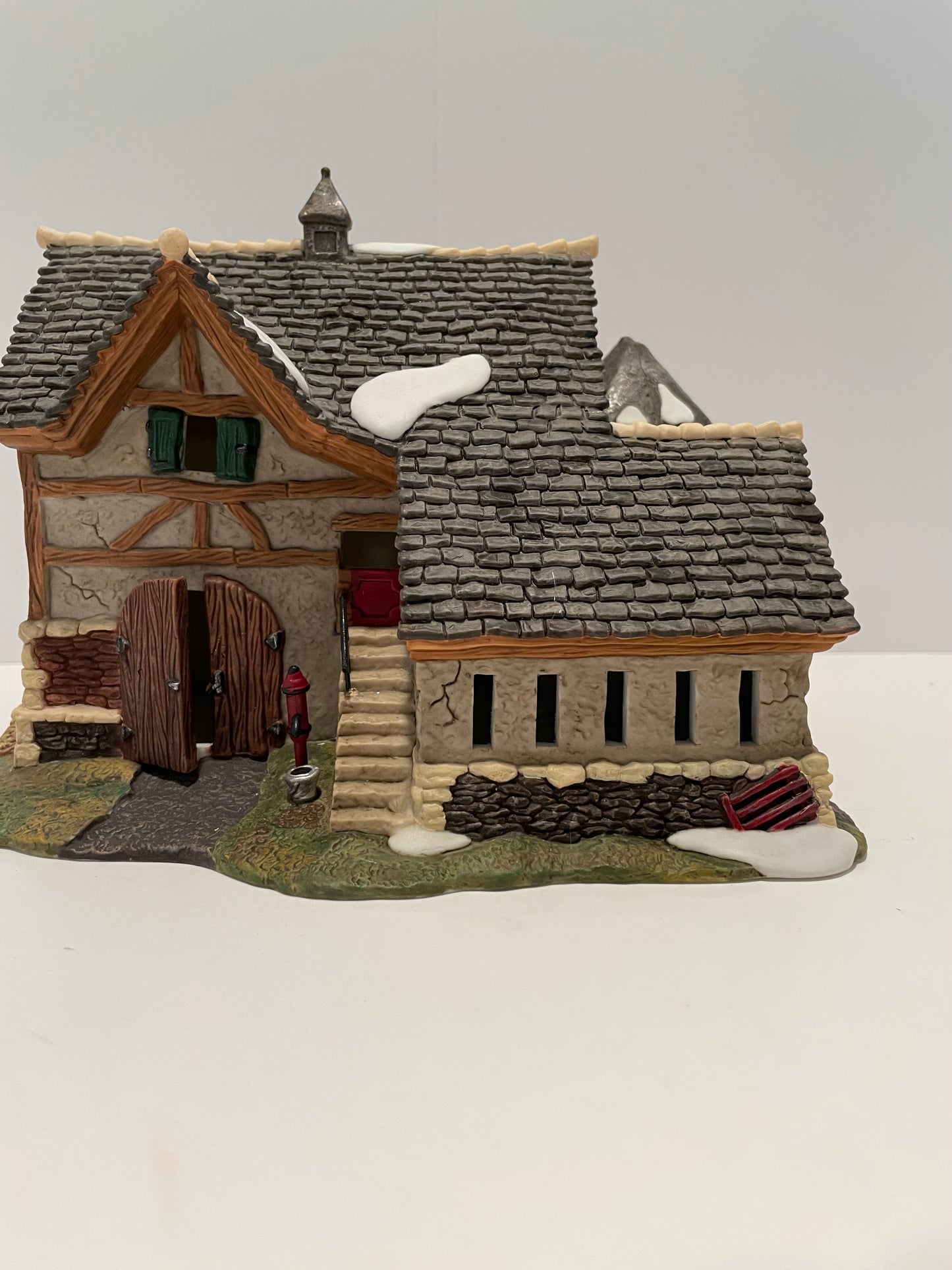 Department 56 Frasier Family  Barn