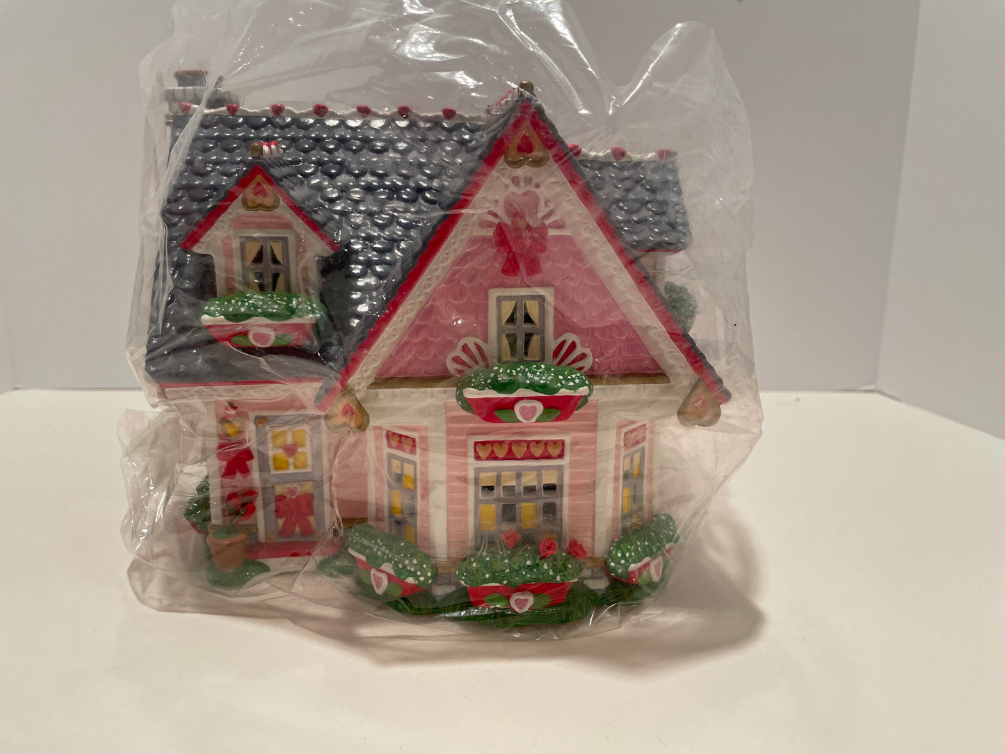 Department 56 Hearts & Blooms Cottage - Valentines Day