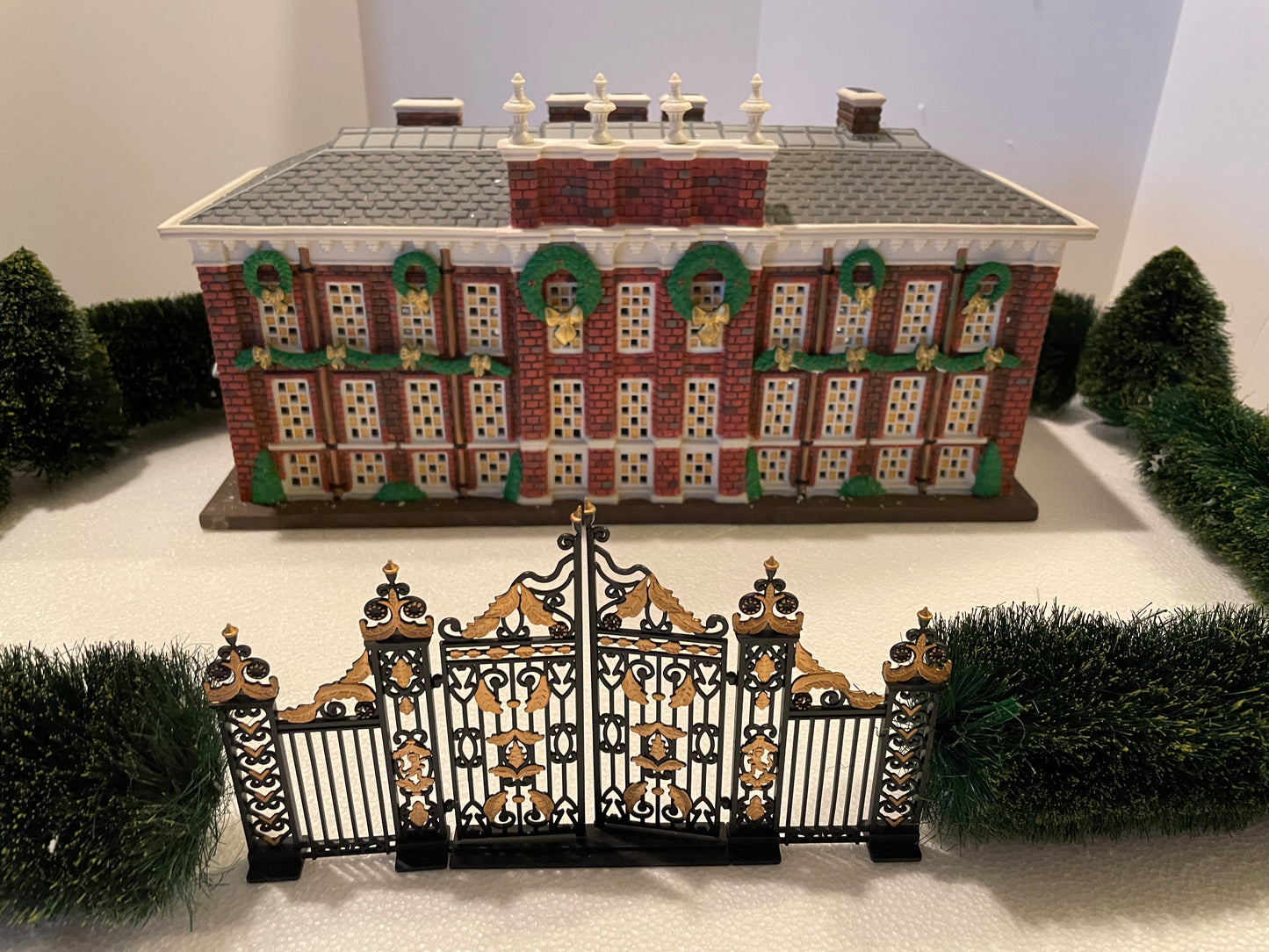 Department 56 - Kensington Palace