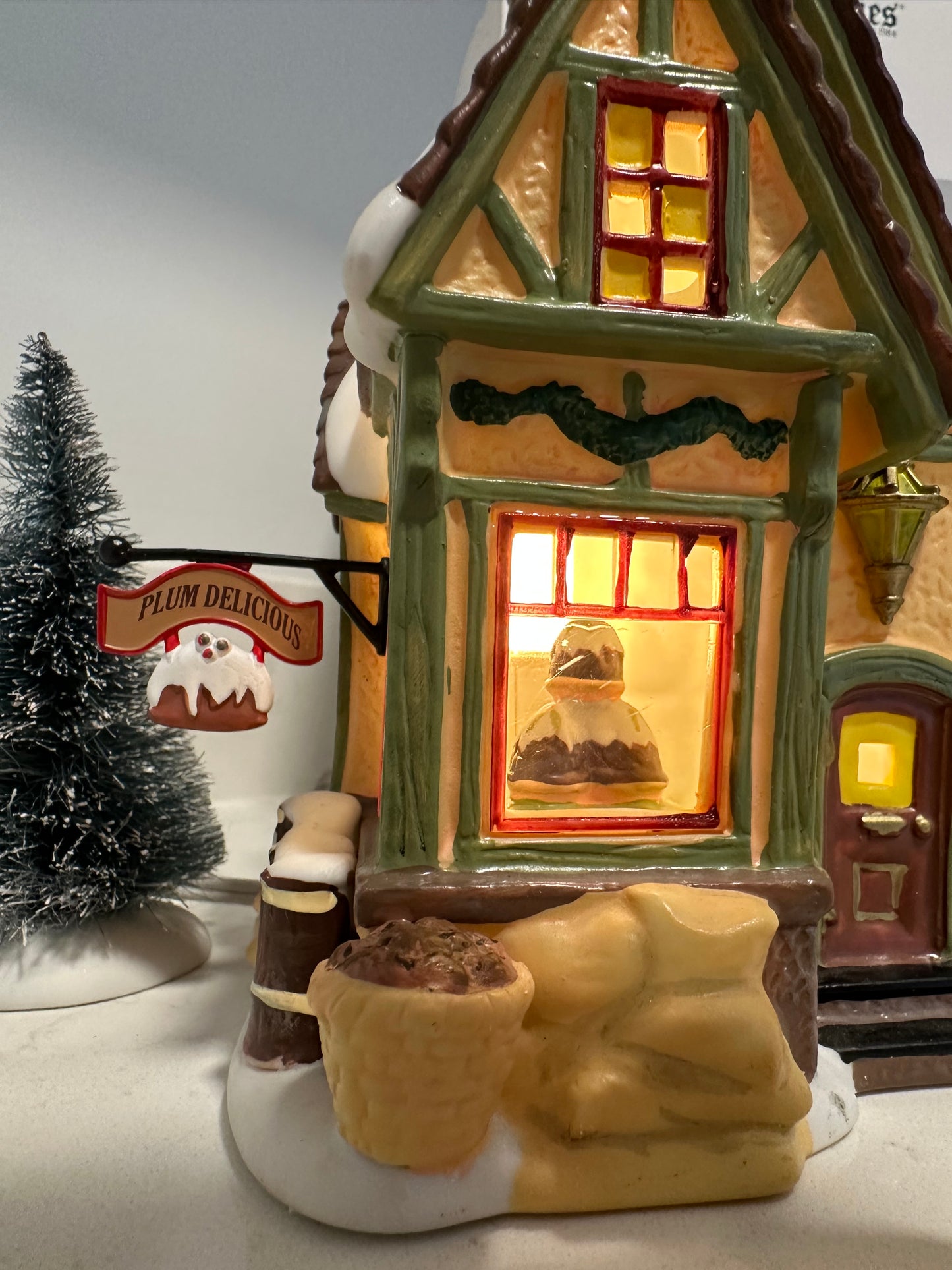 Department 56 Dickens - Mrs Perrywell’s Pudding Box Set 6003093
