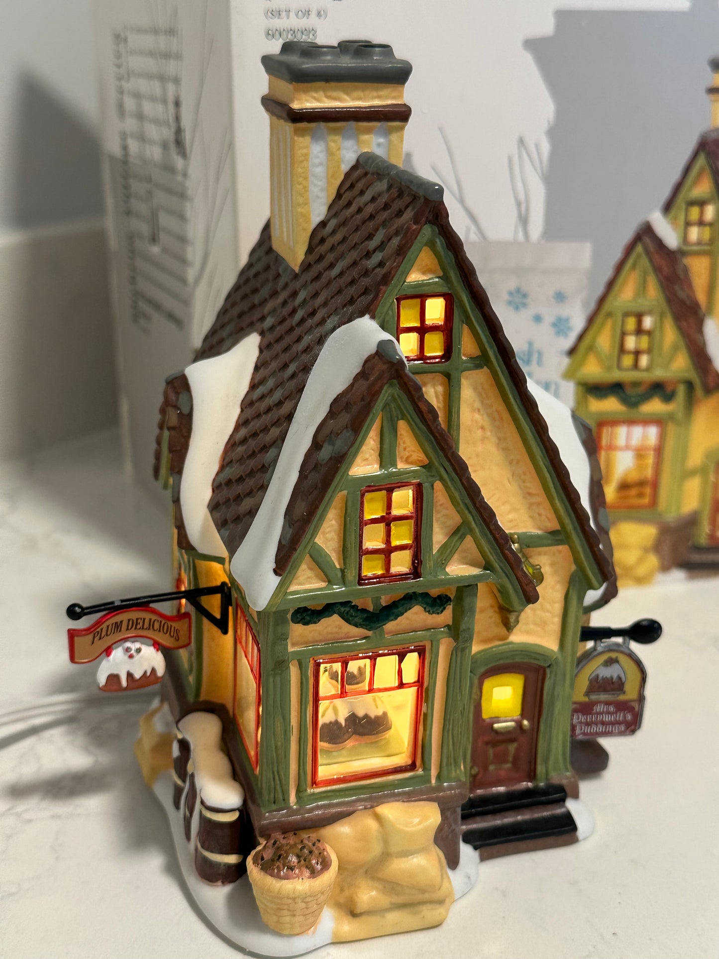 Department 56 Dickens - Mrs Perrywell’s Pudding Box Set 6003093