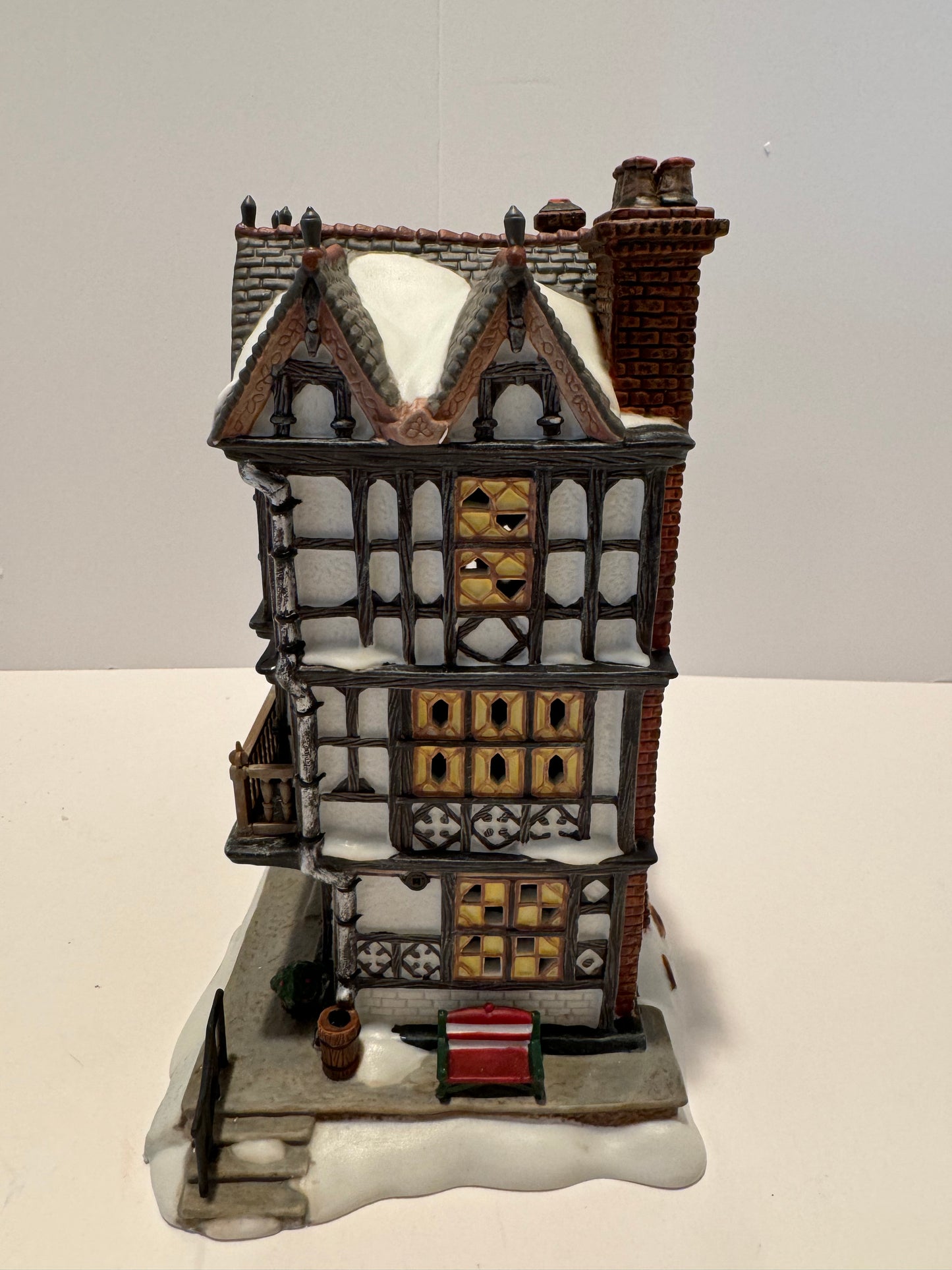 Department 56 - The Timbers Hotel