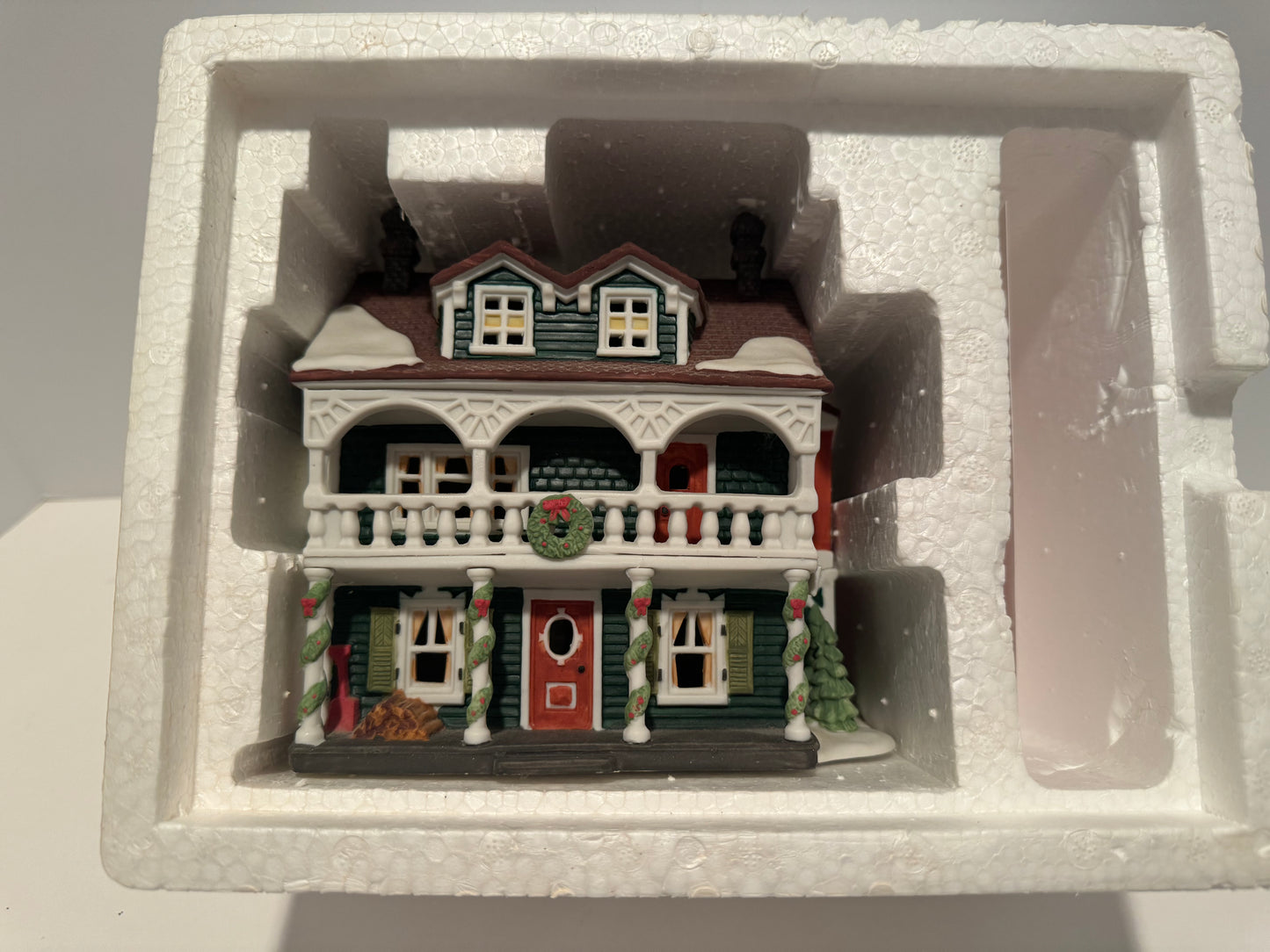 Department 56 - Captain's Cottage