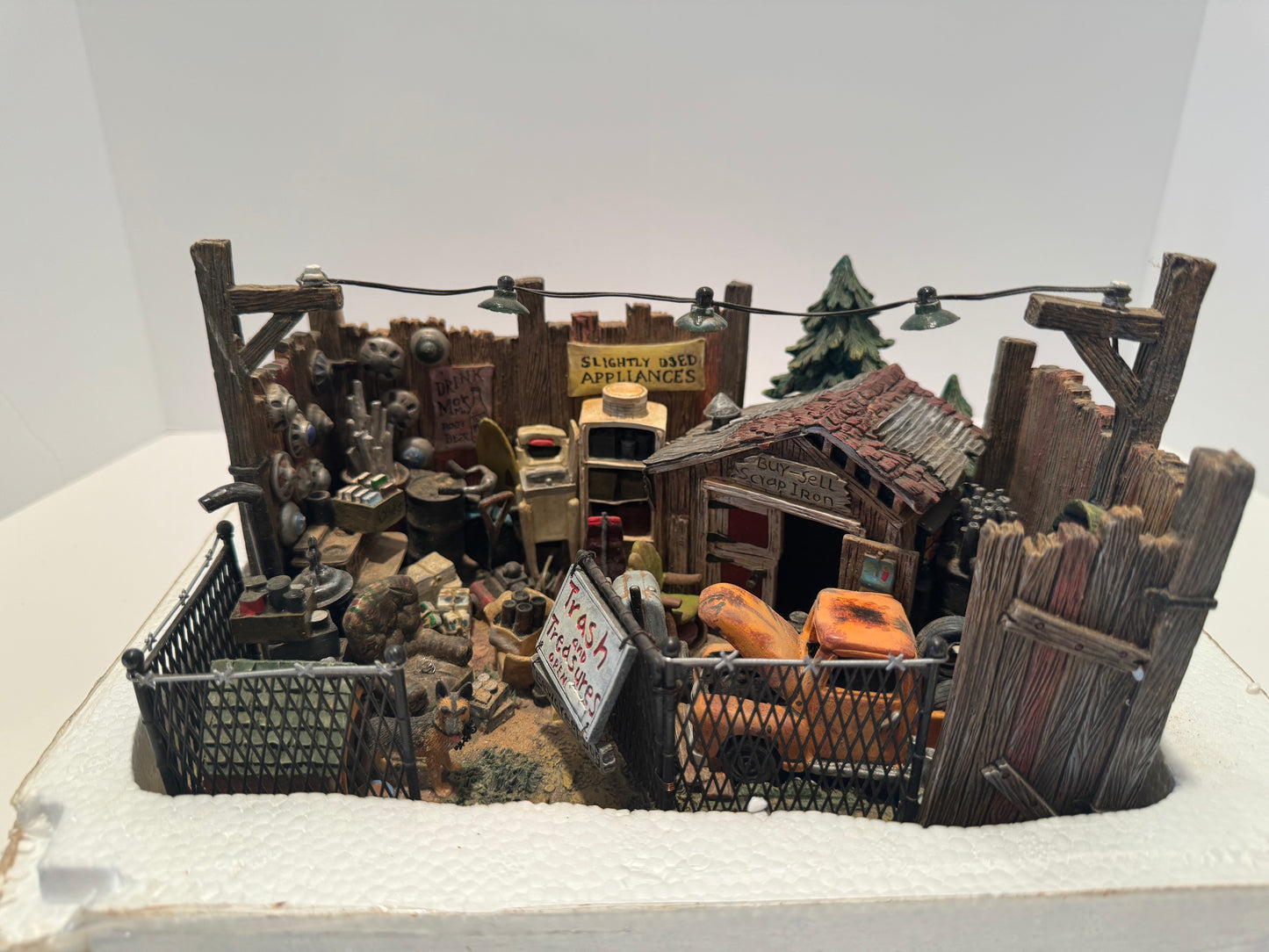 Department 56 - Village Junkyard