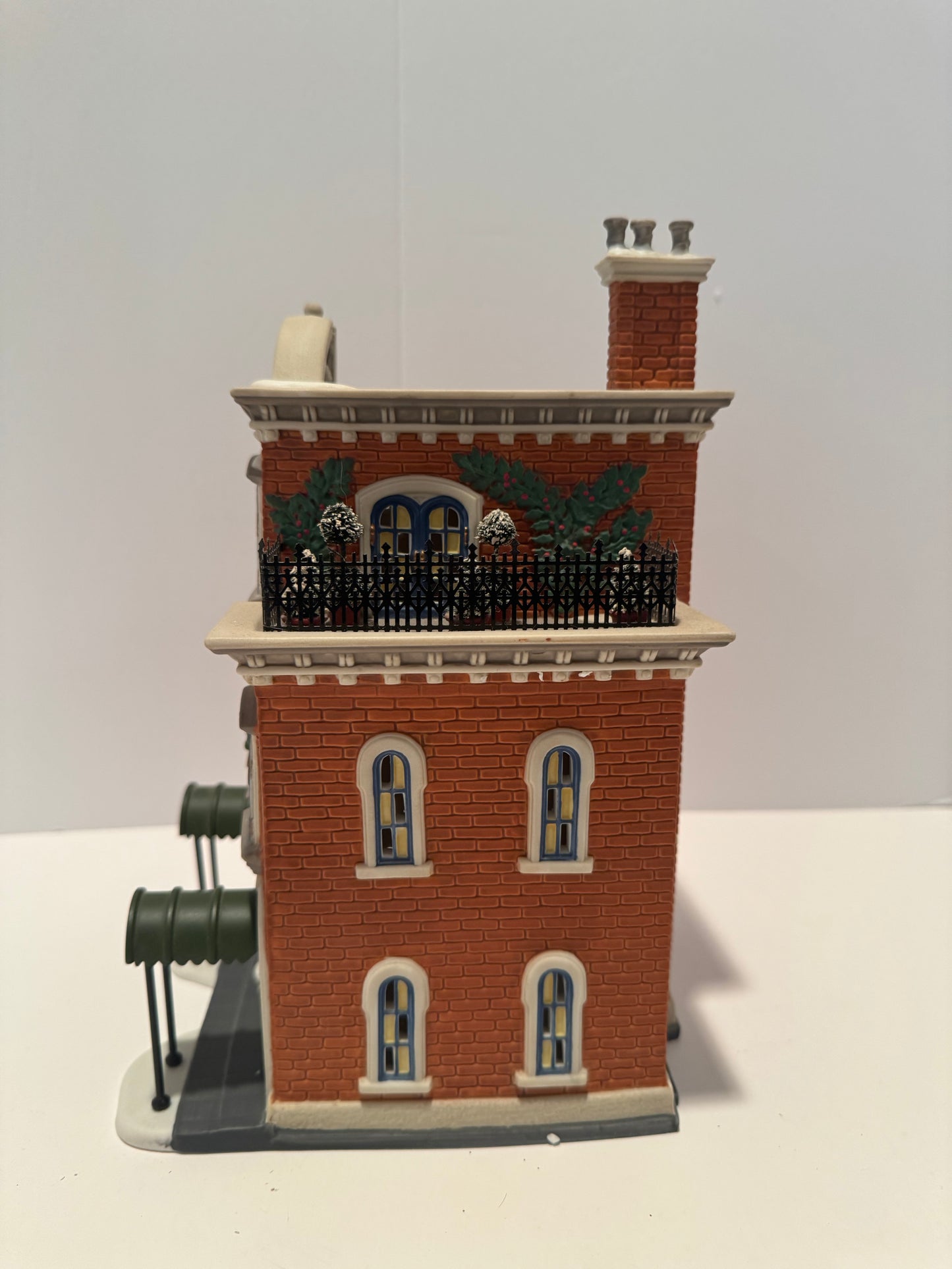 Department 56 - Ivy Terrace Apartments